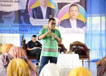 Ahli Dewan Pers dan Ketua PWI Lampung Bekali Guru Kiat Hadapi Oknum Ngaku Wartawan.