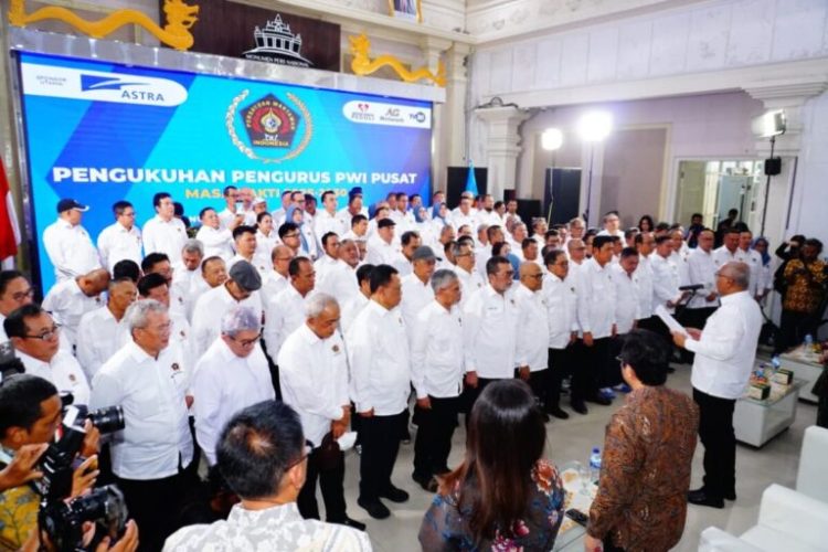 Pengukuhan Pengurus PWI Pusat Beri Pesan Persatuan